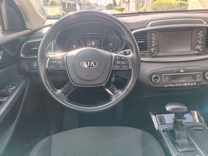 KIA SORENTO 2019 AUTOMÁTICA ÚNICO DUEÑO NEGOCIABLE  - Imagen 5
