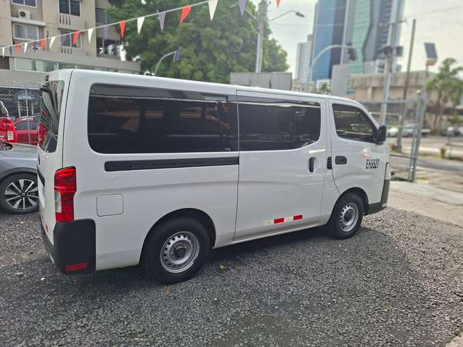 nissan urvan 2024 - Imagen 4