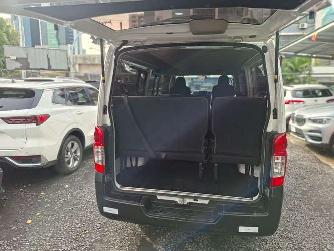 nissan urvan 2024 - Imagen 5