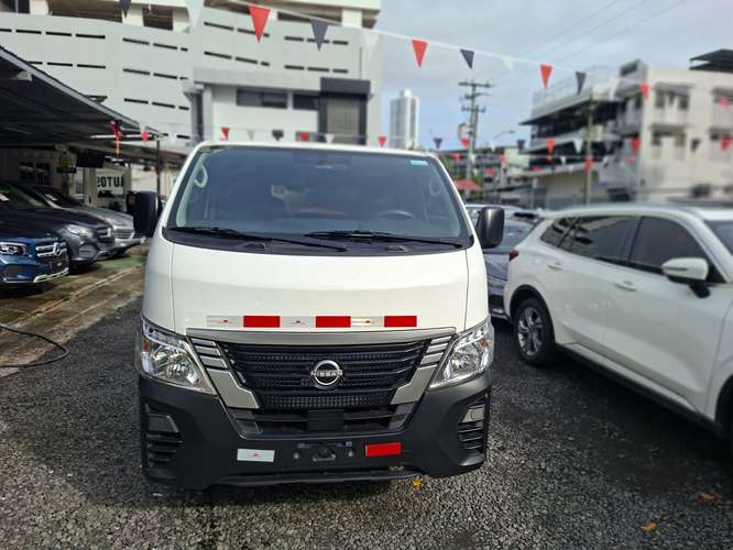 nissan urvan 2024 - Imagen 2