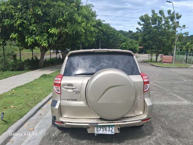RAV 4 4X4 AUTOMATICA DORADA PRECIO NEGOCIABLE - Imagen 9