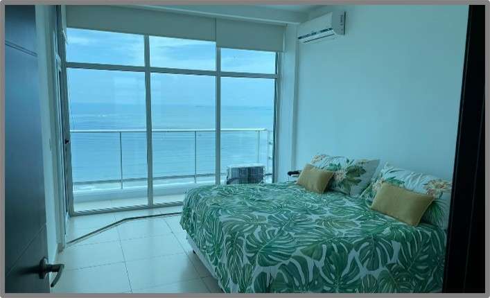 Apartamento en alquiler    Primera línea frente al mar
