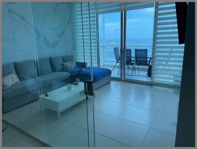 Apartamento en alquiler    Primera línea frente al mar