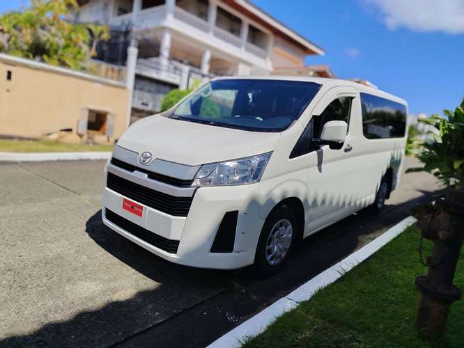 TOYOTA HIACE 2022 MANUAL ÚNICO DUEÑO NEGOCIABLE 