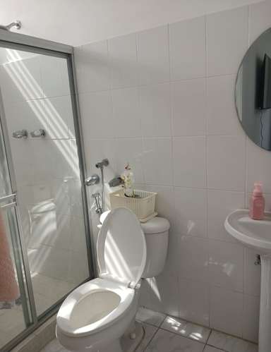 ALQUILÓ HERMOSO Y ESPACIOSO APTO EN 12 DE OCTUBRE 3 RECÁMARAS 2BAÑOS SOLO LÍNEA BLANCA PARKING CERRADO  - Imagen 17