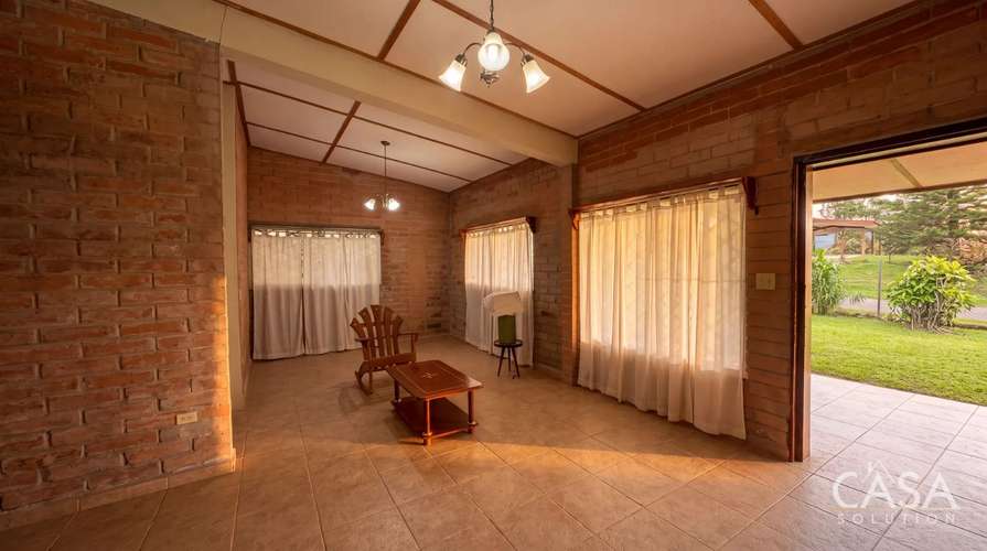 Casa de 3 Habitaciones en Venta sobre un Terreno de 1.89 Acres en Santa Fe, Veraguas - Imagen 4