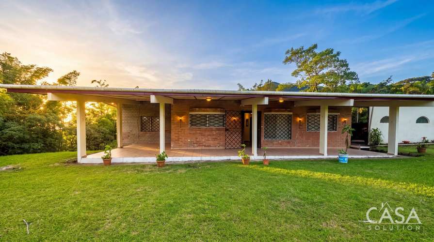 Casa de 3 Habitaciones en Venta sobre un Terreno de 1.89 Acres en Santa Fe, Veraguas - Imagen 2
