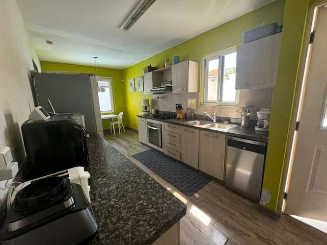 Casa Esquinera Modelo Lyon en Quintas de Versalles con 3 Rec y Piscina