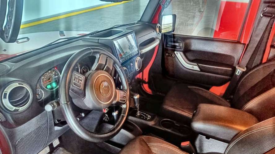 Hermoso Wrangler Sahara Unlimited - Imagen 2