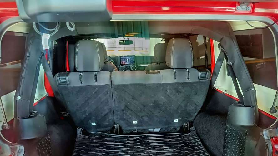 Hermoso Wrangler Sahara Unlimited - Imagen 5