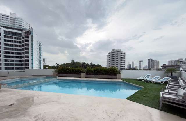 Alquilo apartamento en San Francisco, 2 recamaras con baño, linea blanca, 95m2, área social completa. - Imagen 20