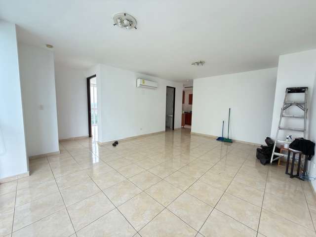 Alquilo apartamento en San Francisco, 2 recamaras con baño, linea blanca, 95m2, área social completa. - Imagen 3