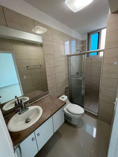 Alquilo apartamento en El Cangrejo, 2 recamaras, línea blanca o solo aires acondicionados, 100m2, Balcon. - Imagen 14