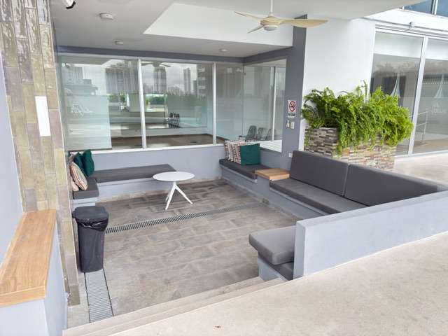 Alquilo apartamento en San Francisco, 2 recamaras con baño, linea blanca, 95m2, área social completa. - Imagen 17