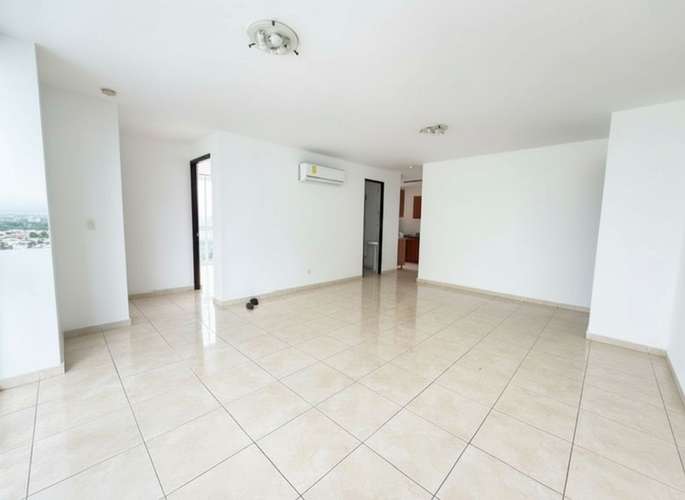 Alquilo apartamento en San Francisco, 2 recamaras con baño, linea blanca, 95m2, área social completa.
