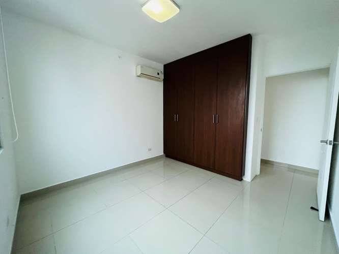 Alquilo apartamento en El Cangrejo, 2 recamaras, línea blanca o solo aires acondicionados, 100m2, Balcon. - Imagen 11
