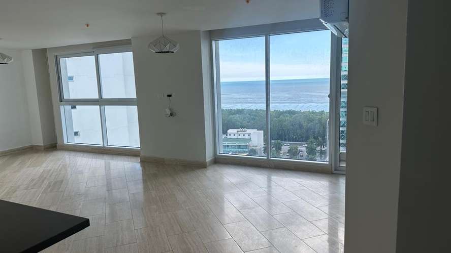 Exclusivo PH The Regent en Costa del Este: 2 Rec, Vista al mar y Amenidades de Lujo