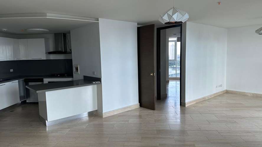 Exclusivo PH The Regent en Costa del Este: 2 Rec, Vista al mar y Amenidades de Lujo