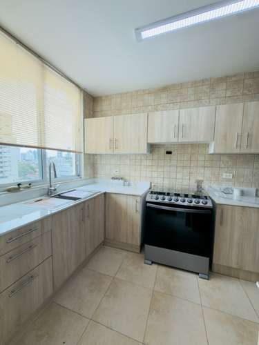 Alquilo apartamento en San Francisco, 2 recamaras, amoblado, cuarto y baño de empleada, remodelado, balcón, 110m2. - Imagen 9