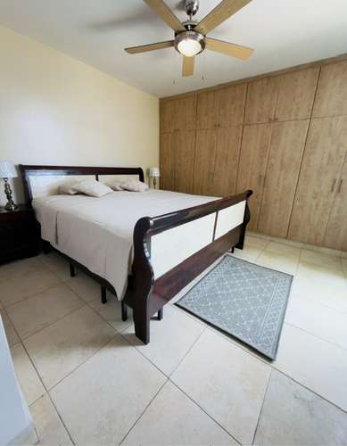 Alquilo apartamento en San Francisco, 2 recamaras, amoblado, cuarto y baño de empleada, remodelado, balcón, 110m2. - Imagen 12