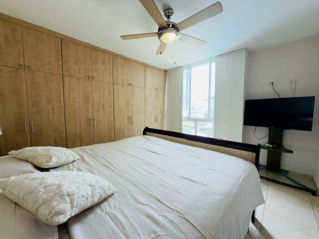 Alquilo apartamento en San Francisco, 2 recamaras, amoblado, cuarto y baño de empleada, remodelado, balcón, 110m2. - Imagen 14