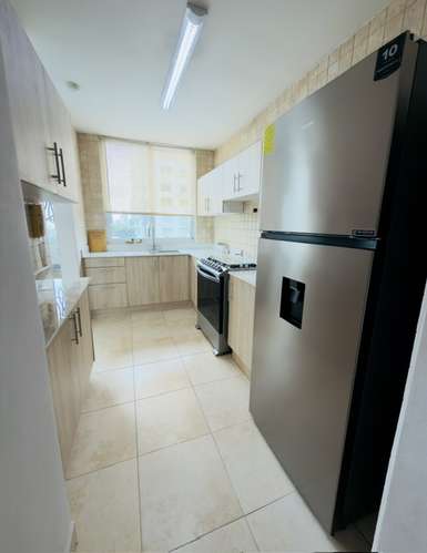 Alquilo apartamento en San Francisco, 2 recamaras, amoblado, cuarto y baño de empleada, remodelado, balcón, 110m2. - Imagen 10
