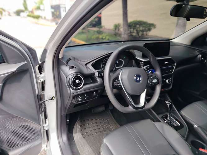 CHANGAN ALSVIN 2024 AUTOMÁTICO SEMINUEVO NEGOCIABLE 