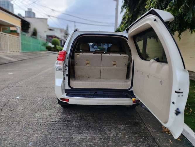 TOYOTA LAND CRUISER 2012 AUTOMÁTICA 4X4 ÚNICO DUEÑO NEGOCIABLE  - Imagen 9