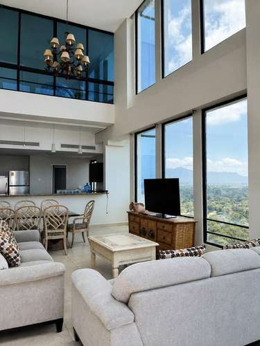 Venta de apartamento con increíble vista al mar y amplia terraza en Coronado Country Club - Coronado