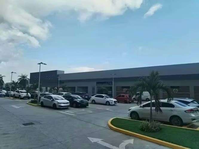 Alquilo local frente a la Estación del Metro 340 m2 - Imagen 10