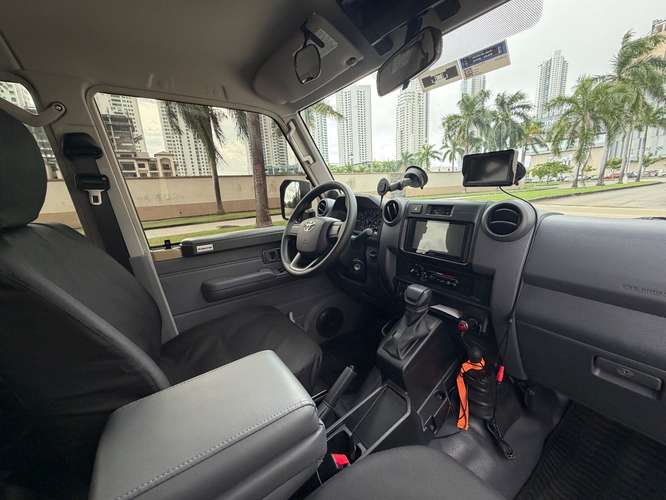 TOYOTA LAND CRUISER SERIE 79  - Imagen 6