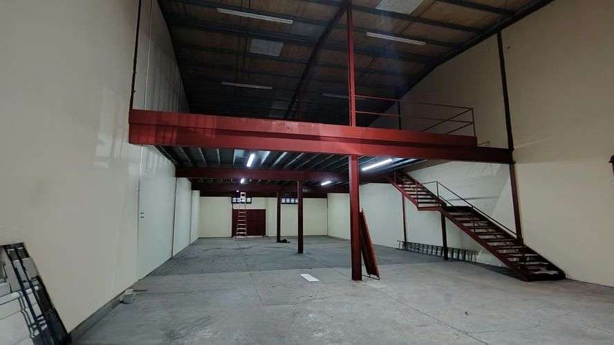 Alquiler de Bodega con Oficina Cerca de Costa del Este  - Imagen 2