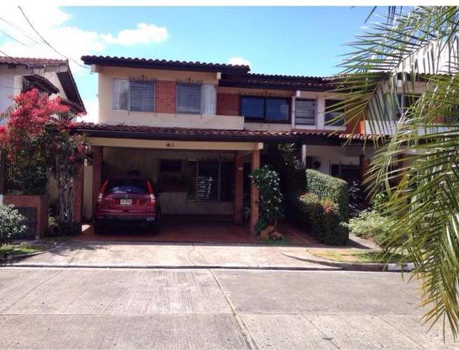 Venta de cómoda y acogedora casa en La Alameda - Betania