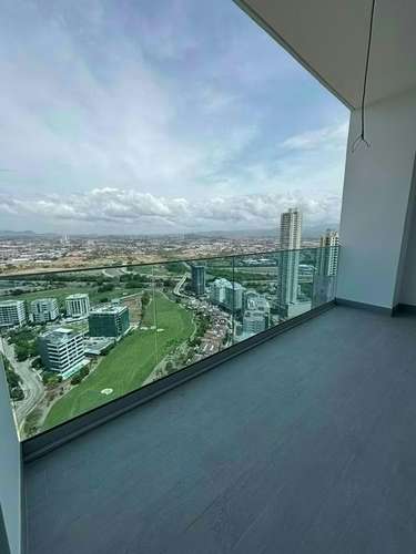 Penthouse A Estrenar Vista al Golf y Mar En Santa María P.H. The Ivy