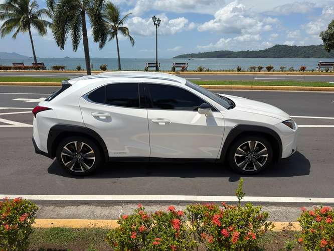 Lexus Ux250h 2020 - Imagen 10