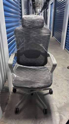 Silla ergonómica de oficina, malla gris con cabecero y soporte lumbar, 1 año de uso - Imagen 3