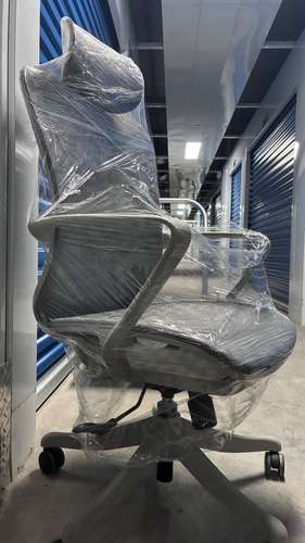 Silla ergonómica de oficina, malla gris con cabecero y soporte lumbar, 1 año de uso - Imagen 2