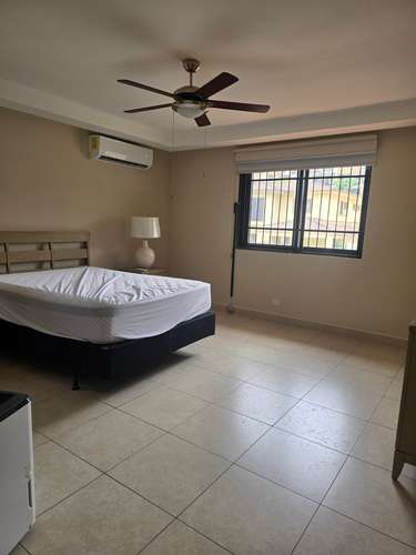 Venta de exclusiva casa rodeada de naturaleza en Embassy Club - Clayton - Imagen 12