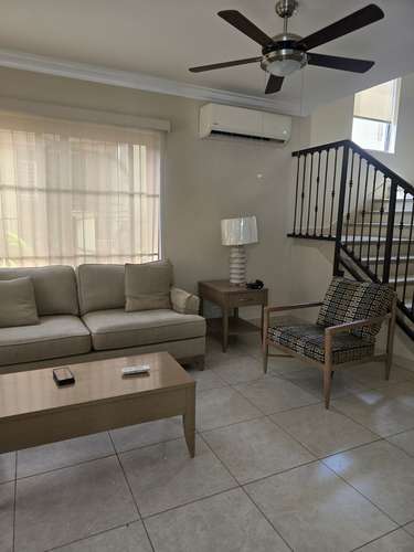 Venta de exclusiva casa rodeada de naturaleza en Embassy Club - Clayton - Imagen 4