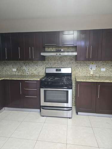 Venta de exclusiva casa rodeada de naturaleza en Embassy Club - Clayton - Imagen 10