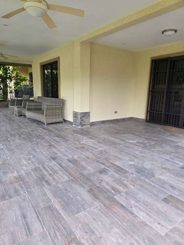 Venta de exclusiva casa rodeada de naturaleza en Embassy Club - Clayton - Imagen 17
