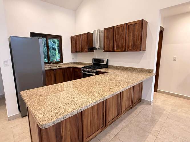 SE VENDE ACOGEDORA CASA A ESTRENAR CON VISTA A LAS MONTAÑAS Y CERRO PICACHO