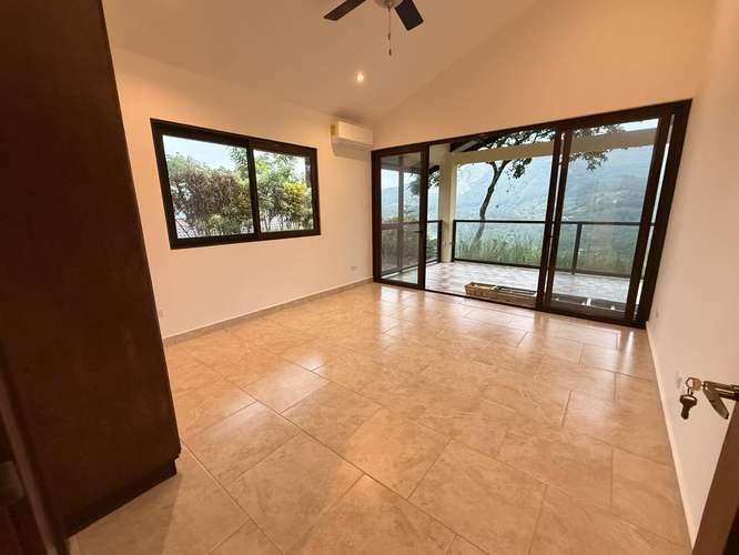 SE VENDE ACOGEDORA CASA A ESTRENAR CON VISTA A LAS MONTAÑAS Y CERRO PICACHO