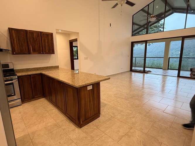 SE VENDE ACOGEDORA CASA A ESTRENAR CON VISTA A LAS MONTAÑAS Y CERRO PICACHO