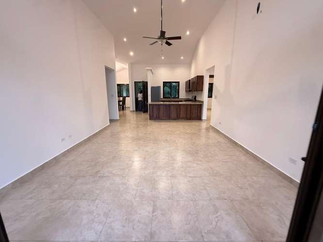 SE VENDE ACOGEDORA CASA A ESTRENAR CON VISTA A LAS MONTAÑAS Y CERRO PICACHO