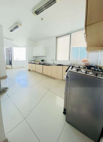 Alquilo Apartamento Amoblado en San Francisco, 120 m², Vista al Mar 2 recamaras, con Cuarto y baño de empleada. - Imagen 7