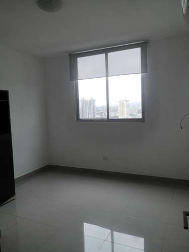 Alquilo apartamento en San Francisco, Linea Blanca, 3 recamaras, Balcón, Área social, 100m2.