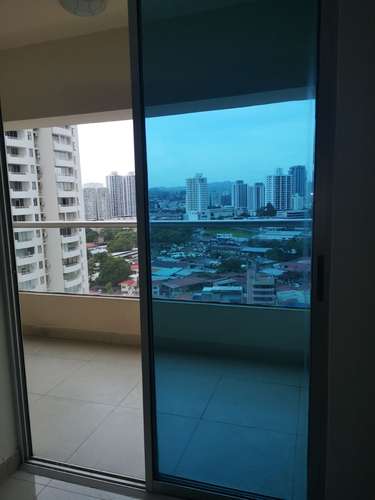 Alquilo apartamento en San Francisco, Linea Blanca, 3 recamaras, Balcón, Área social, 100m2.