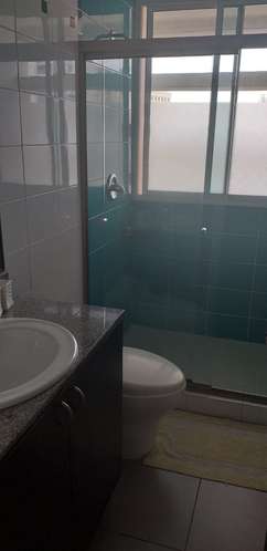 Alquilo apartamento en El Cangrejo, línea blanca, 3 recamaras, con Balco, Cerca de Via Argentina.