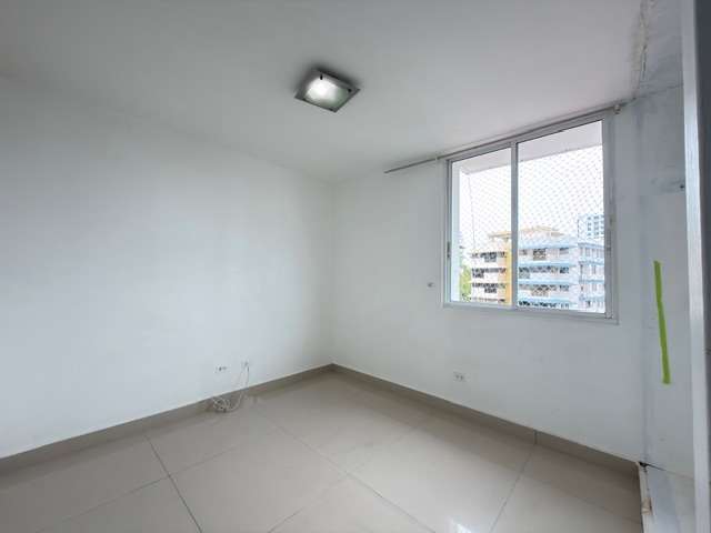 Alquilo apartamento en El Cangrejo, línea blanca, 3 recamaras, con Balco, Cerca de Via Argentina.